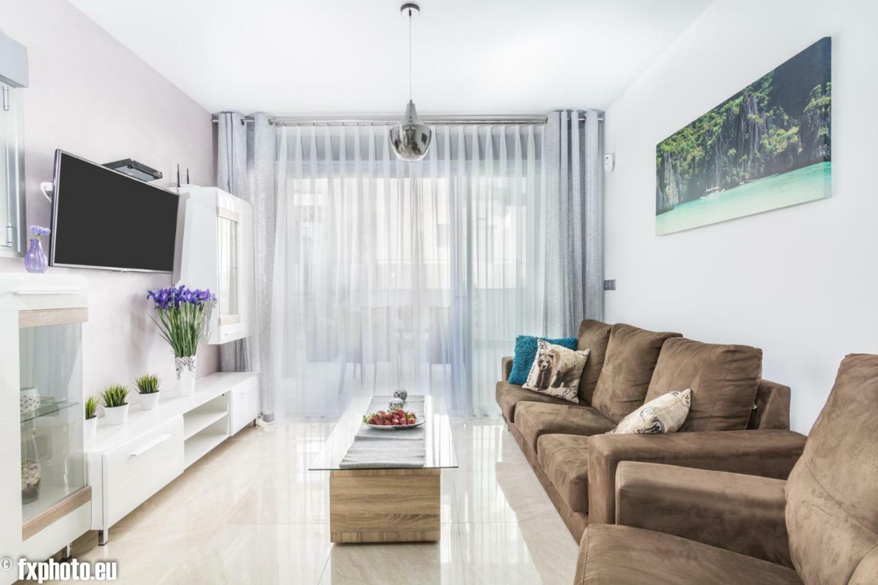 Eluxuria Sunny Villa Τορεβιέχα Εξωτερικό φωτογραφία