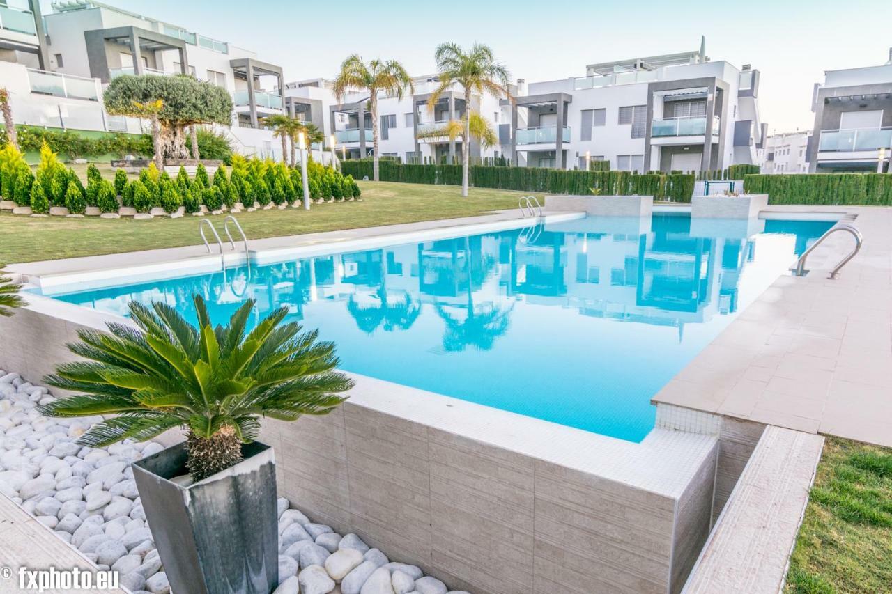 Eluxuria Sunny Villa Τορεβιέχα Εξωτερικό φωτογραφία